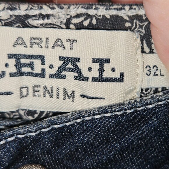 NWT- Ariat Women's REAL Ivy Dresden Dark Wash Mid Rise Straight Leg Jeans Sz 32L - Picture 4 of 7